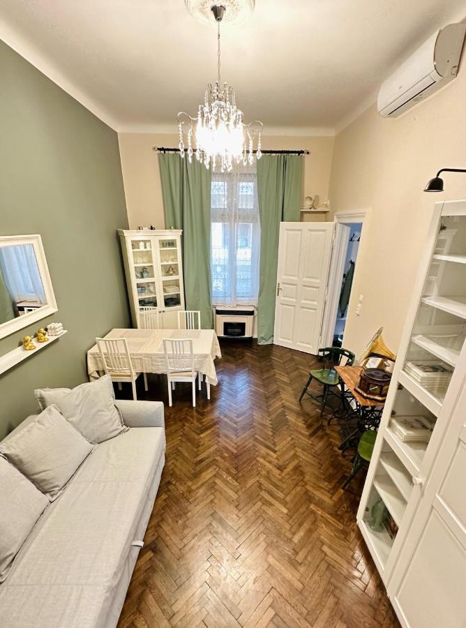 The Spot With Green Chair - Cozy Space Near Danube Boedapest Buitenkant foto