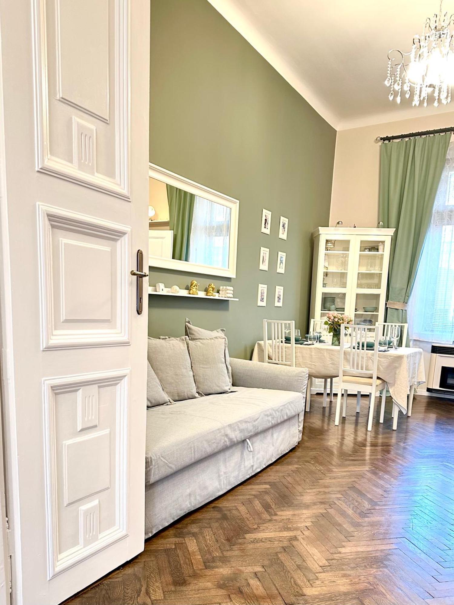 The Spot With Green Chair - Cozy Space Near Danube Boedapest Buitenkant foto