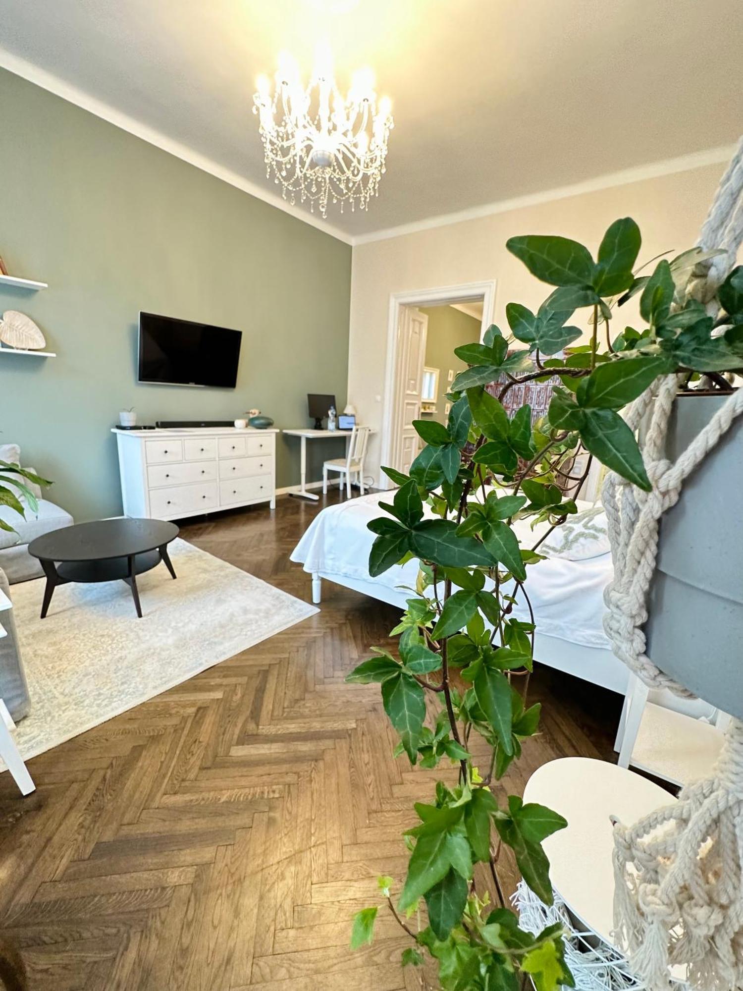 The Spot With Green Chair - Cozy Space Near Danube Boedapest Buitenkant foto