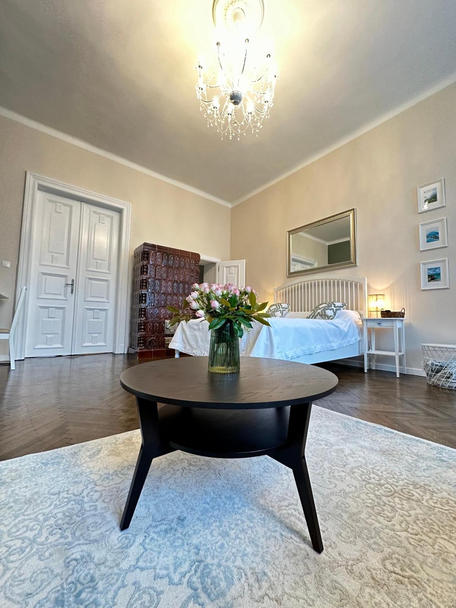 The Spot With Green Chair - Cozy Space Near Danube Boedapest Buitenkant foto